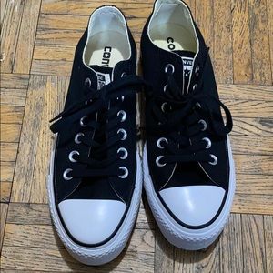 Women’s Platform Converse - Brand New!